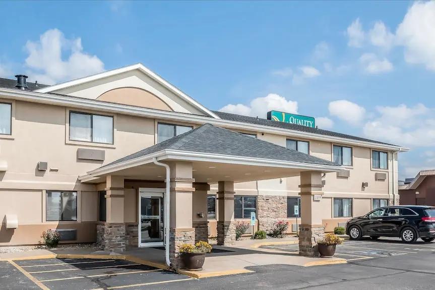 Quality Inn Coralville Iowa River Landing