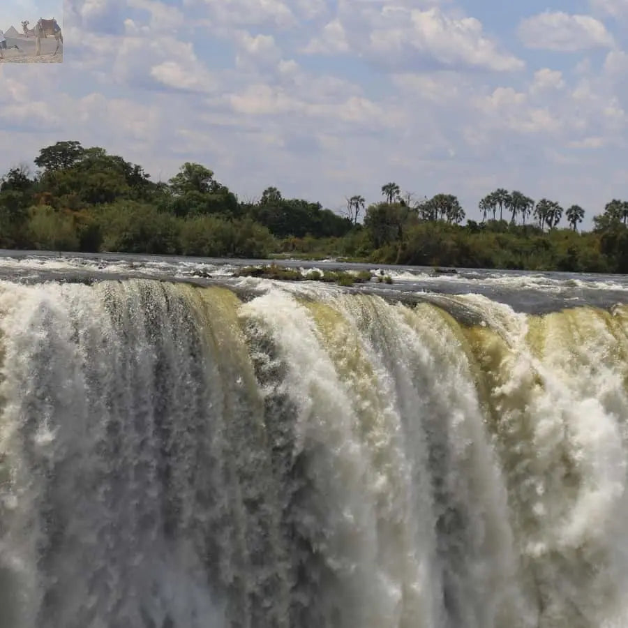 Zimbabwe Zambia Guided Tour of the Falls from Both Sides 