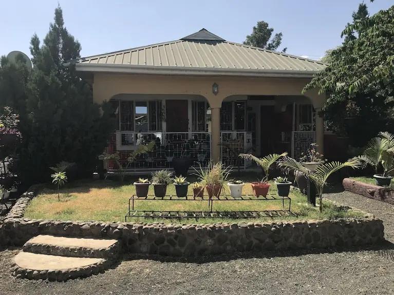 Le Parlour Guesthouse near the airport Booking hotels accommodation trip