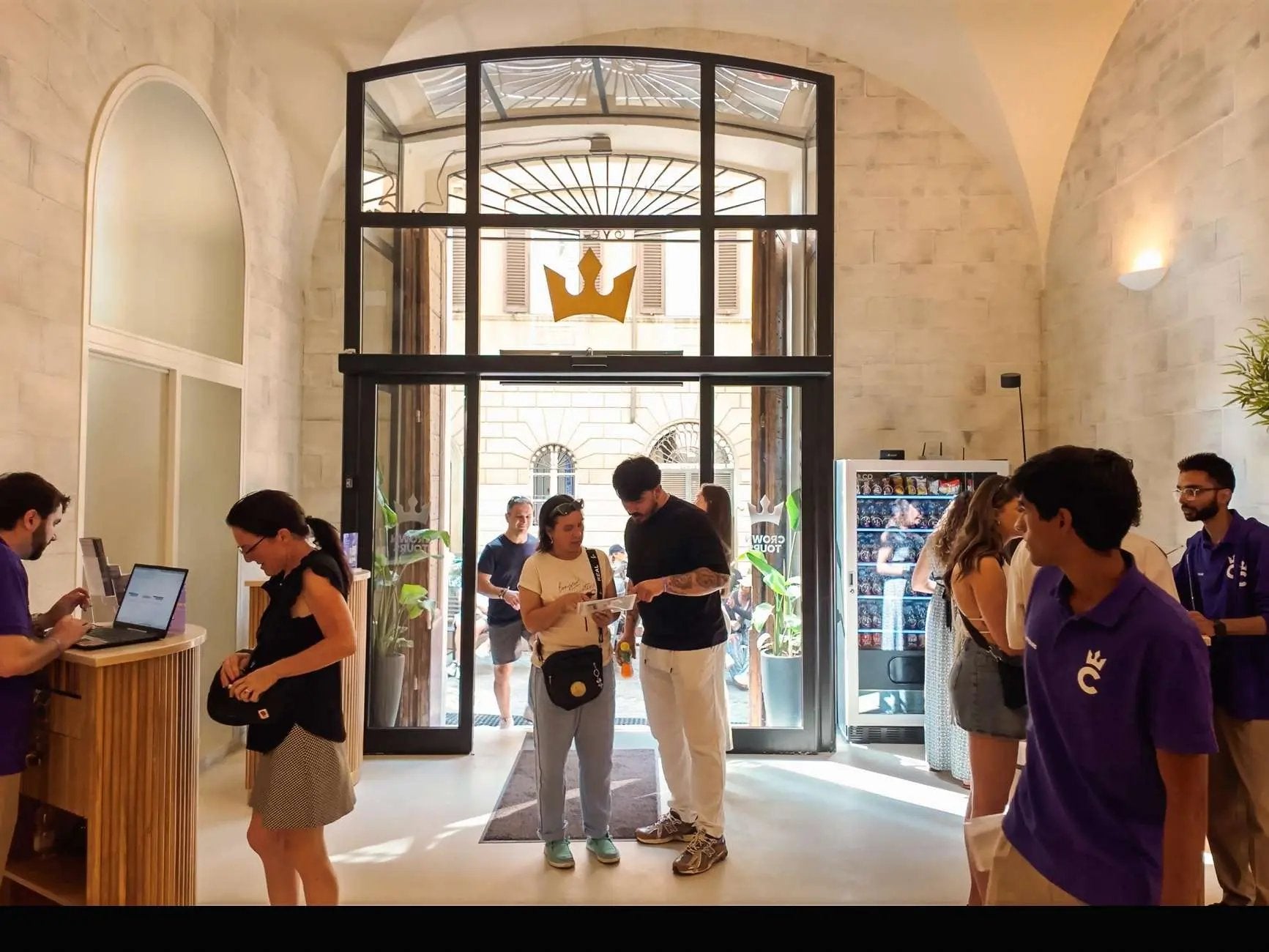 Colosseum, Roman Forum & Palatine Hill Guided Tour Hotels Booking Trips