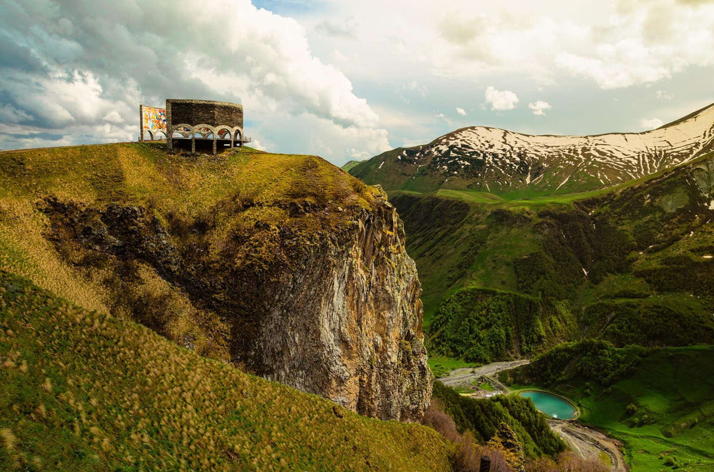 From Tbilisi to Kazbegi, Ananuri, Gudauri & Gergeti Hotels Booking Trips