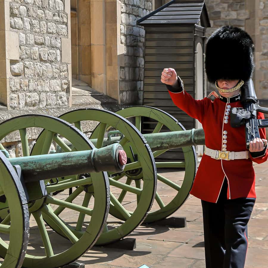 London: Tower of London and Crown Jewels Exhibition Ticket Hotels Booking Trips