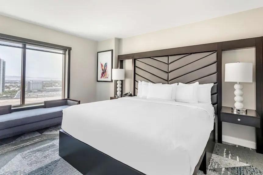 Hilton Grand Vacations Club on the Las Vegas Strip Booking hotels accommodation trip