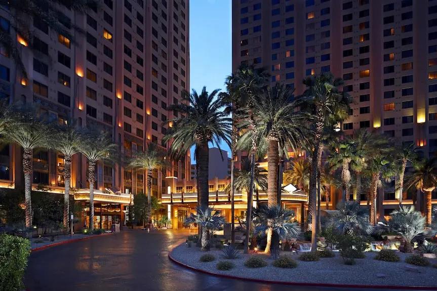 Hilton Grand Vacations Club on the Las Vegas Strip Booking hotels accommodation trip