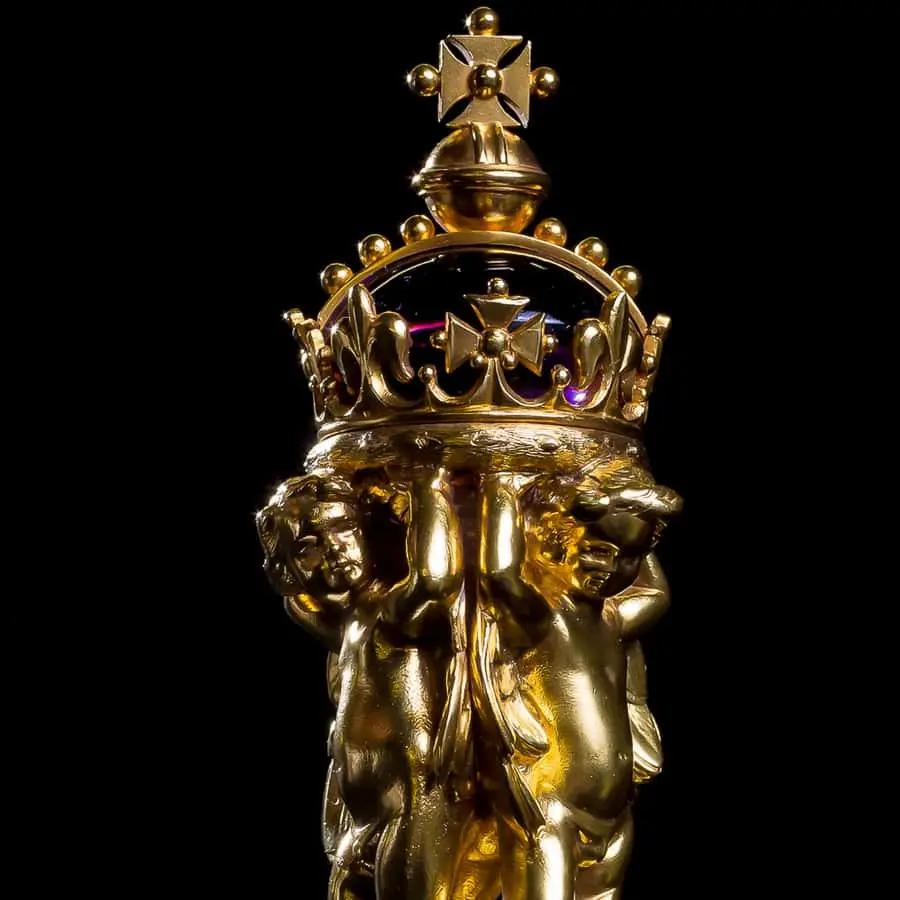 London: Tower of London and Crown Jewels Exhibition Ticket Hotels Booking Trips