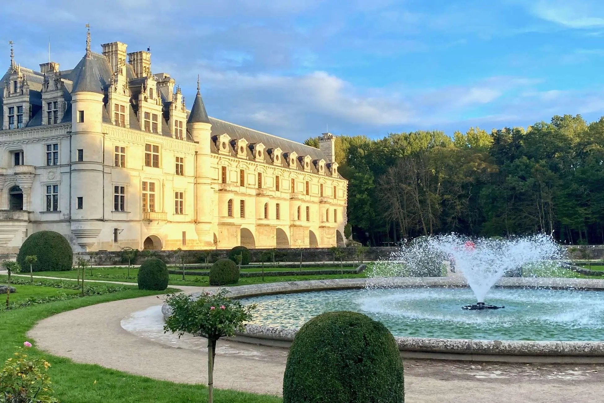 3-Day Castles, Champagne & Chablis Wine tasting Private Tour Hotels Booking Trips