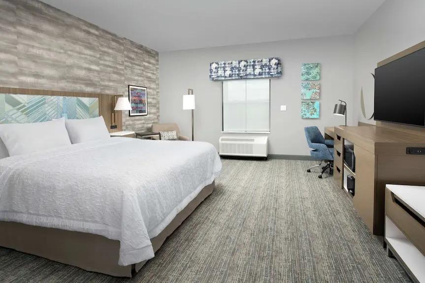 Hampton Inn Boston Logan Airport Chelsea Hotels Booking Trips