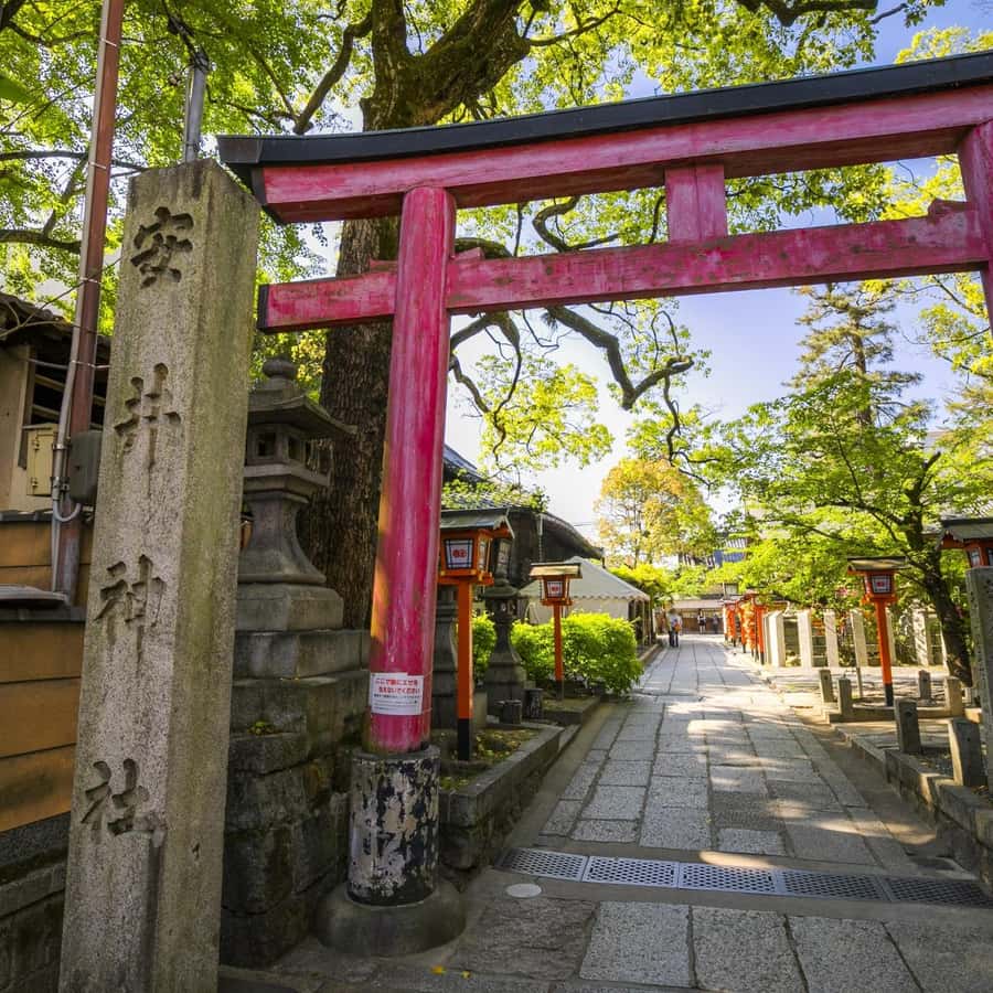 Kyoto: Gion Geisha District & Hidden Gems Walking Tour Hotels Booking Trips