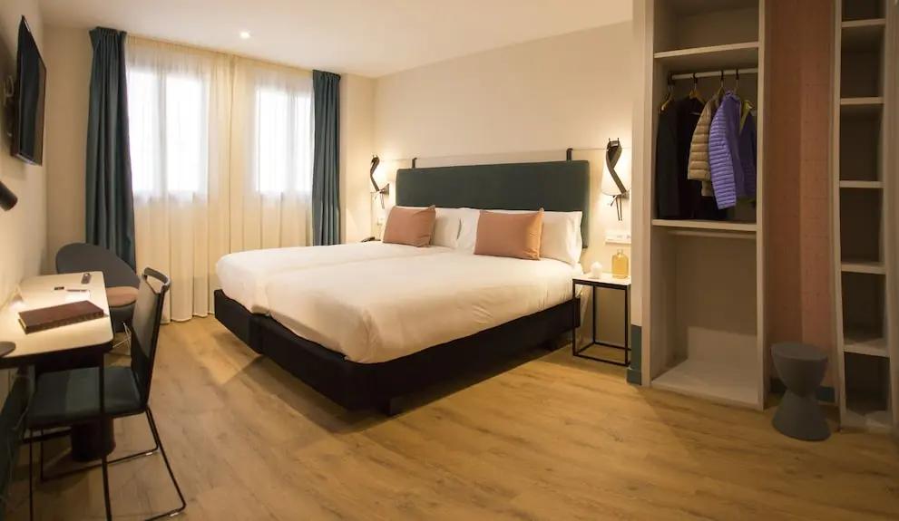 Hotel Plaza de la Paz Booking hotels accommodation trip