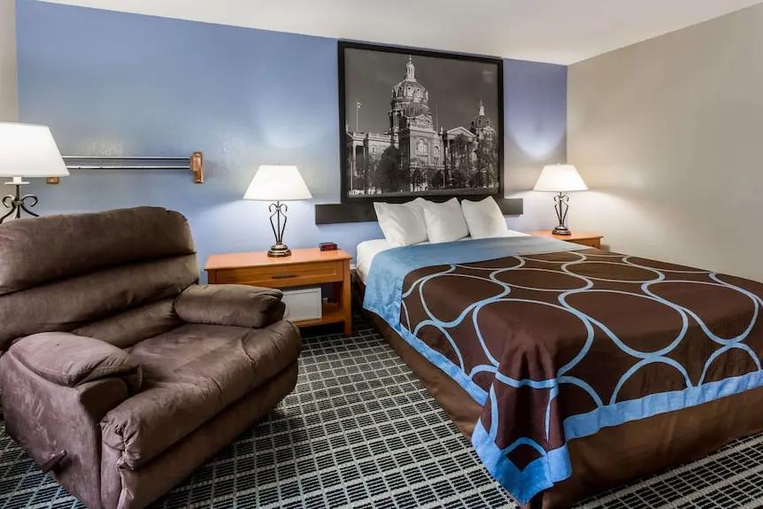 Super 8 by Wyndham Iowa City/Coralville Hotels Booking Trips