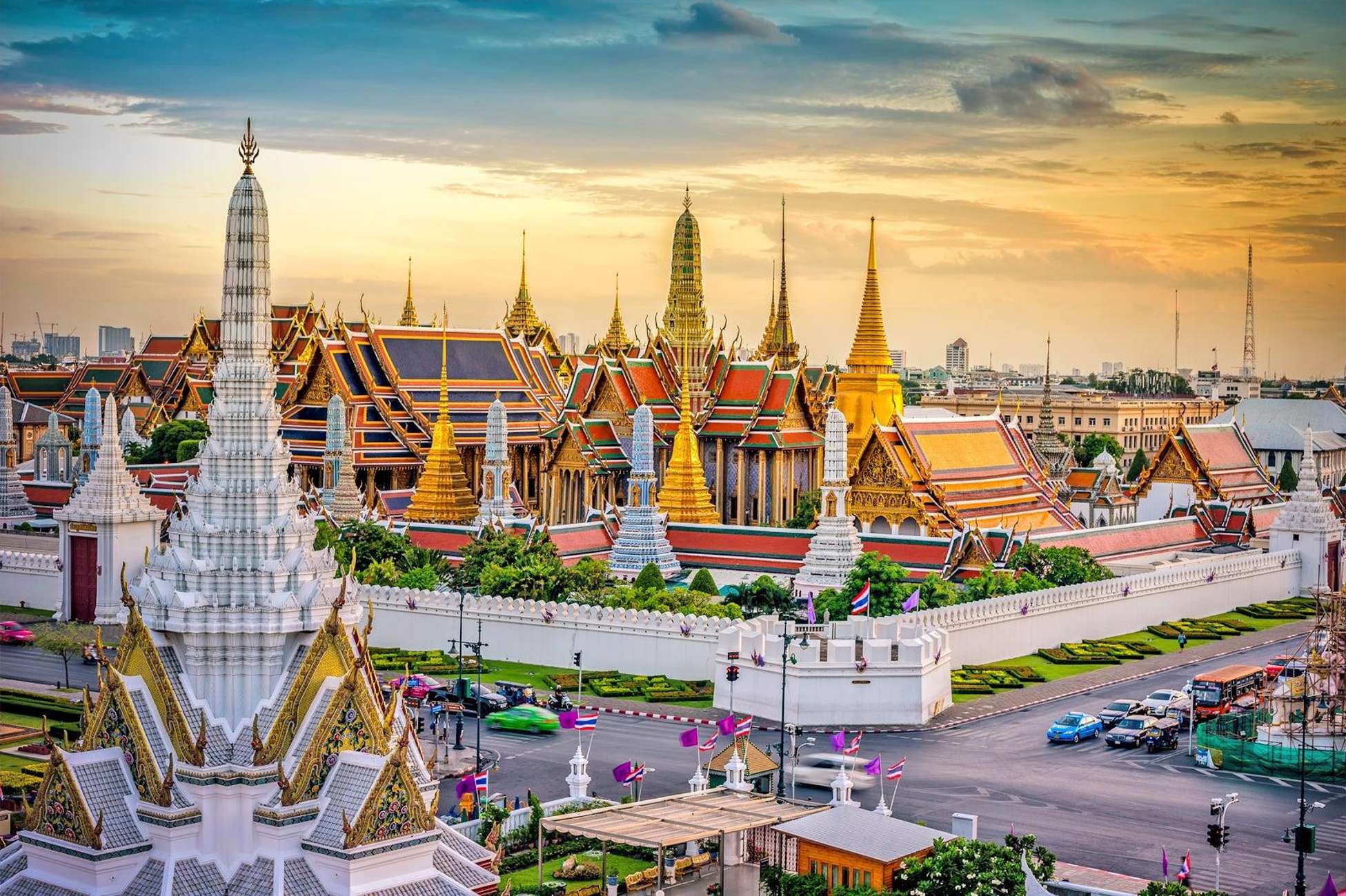 Bangkok: Grand Palace, Wat Pho, and Wat Arun Guided Tour Hotels Booking Trips