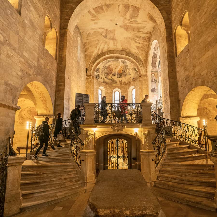 Prague: Castle Tour with Local Guide and Entry Ticket Hotels Booking Trips