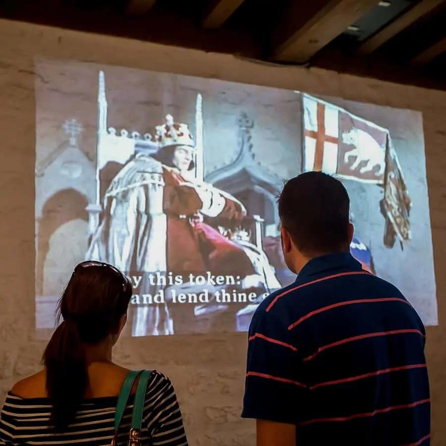 London: Tower of London and Crown Jewels Exhibition Ticket Hotels Booking Trips