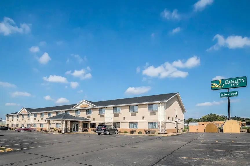 Quality Inn Coralville Iowa River Landing Hotels Booking Trips