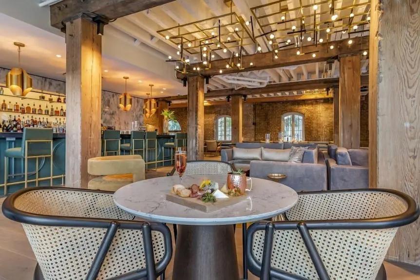 ONE11 Hotel New Orleans Hotels Booking Trips