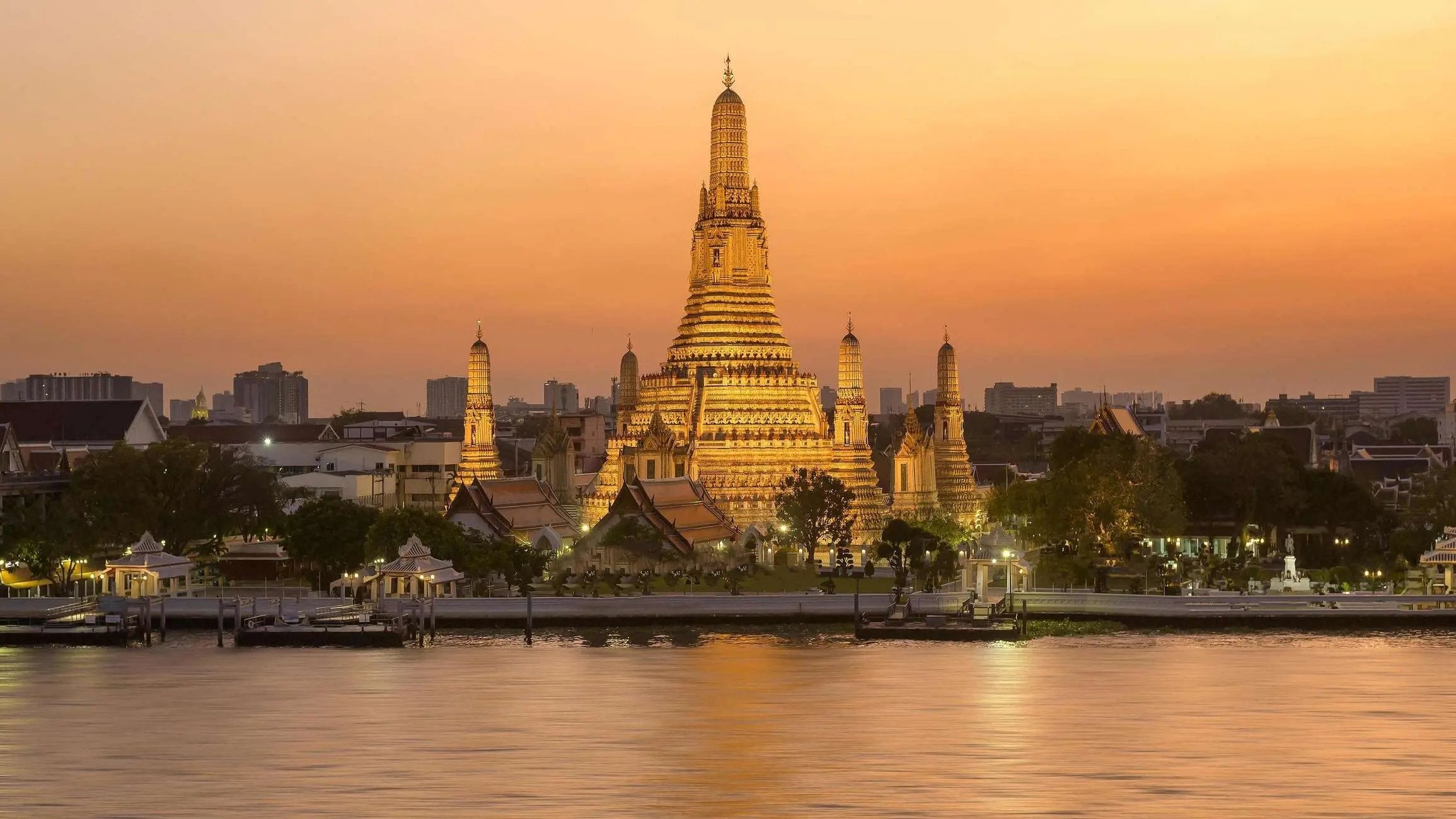 Bangkok: Grand Palace, Wat Pho, and Wat Arun Guided Tour Hotels Booking Trips