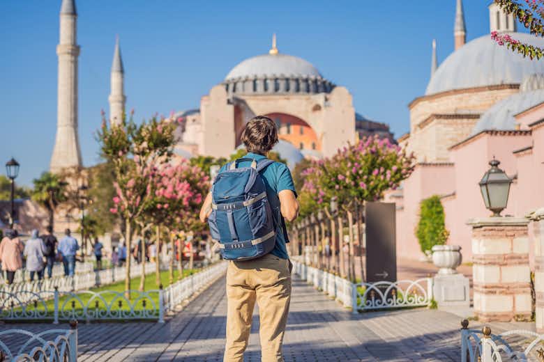 Istanbul: Half-Day Guided City Tour + Roundtrip Transfer Booking hotels accommodation trip