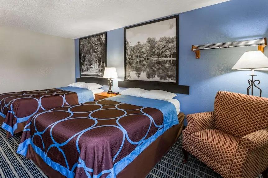 Super 8 by Wyndham Iowa City/Coralville Hotels Booking Trips