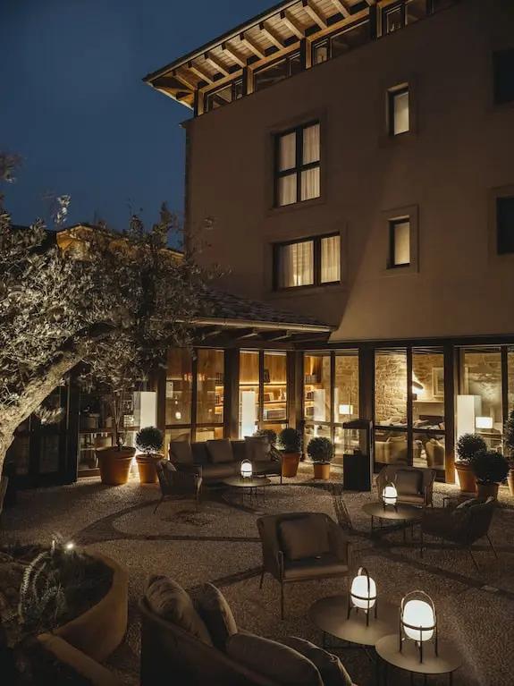 Santa María Briones Booking hotels accommodation trip