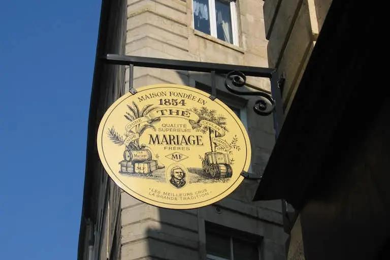 Saint-Germain-des-Près: Lifestyle Tour Booking hotels accommodation trip